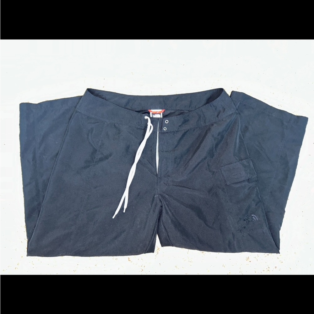 Women’s The North Face Black Cargo Capris Size 12